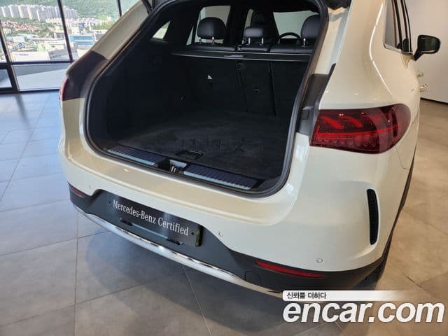Mercedes-Benz EQE SUV 2024 — ფოტო 14/20