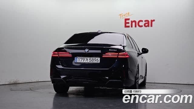 BMW 5 Series 2024 — ფოტო 4/20