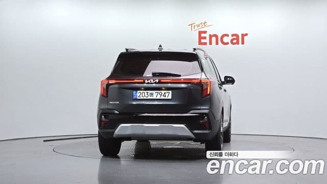 Kia Seltos 2023 — ფოტო 4/20