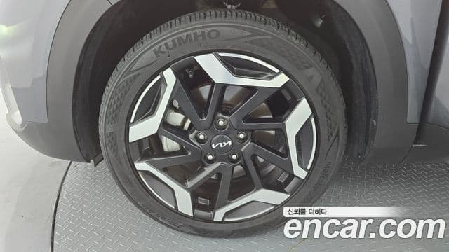 Kia Seltos 2023 — ფოტო 5/20