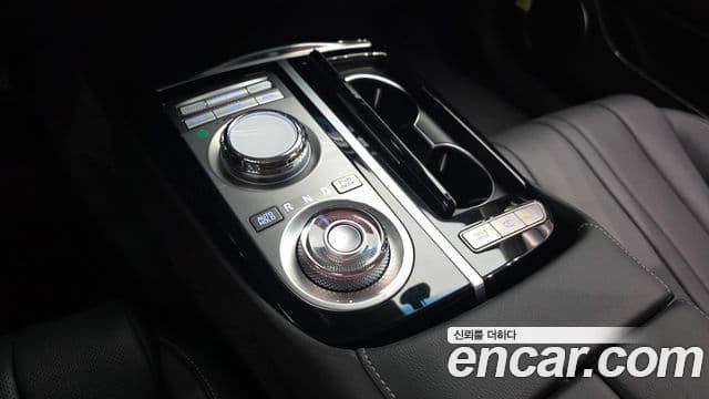 Genesis Electrified G80 2023 — Şəkil 8/20