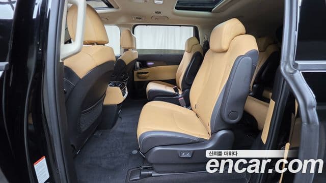 Kia Carnival 2022 — ფოტო 12/20