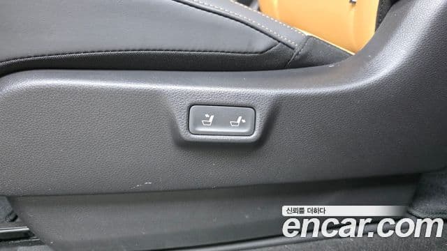 Kia Carnival 2022 — ფოტო 16/20