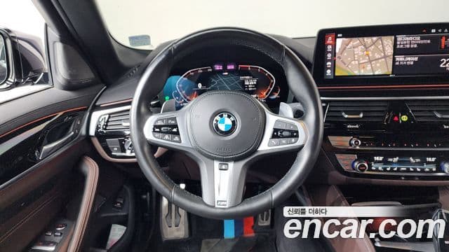 BMW 5 Series 2021 — ფოტო 12/20