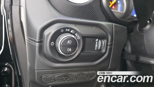 Jeep Wrangler 2025 — Şəkil 17/20