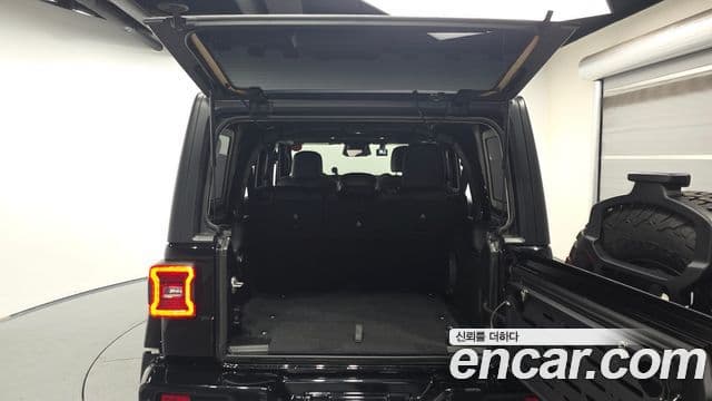 Jeep Wrangler 2025 — Şəkil 20/20