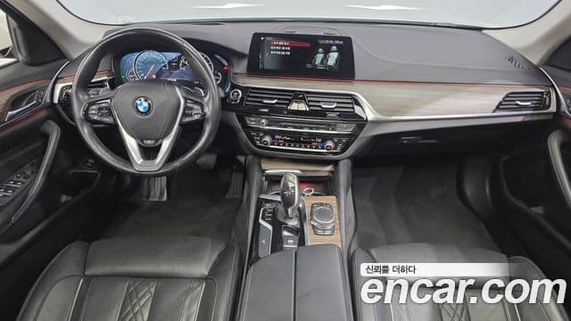 BMW 5 Series 2018 — Фото 6/20