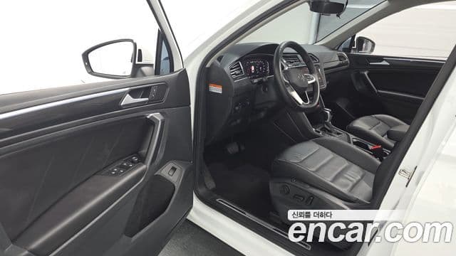 Volkswagen Tiguan 2023 — Şəkil 10/20