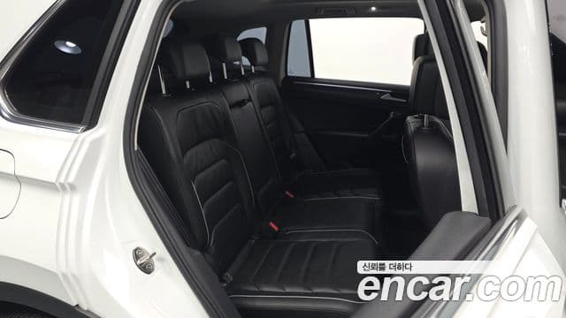Volkswagen Tiguan 2023 — Şəkil 11/20