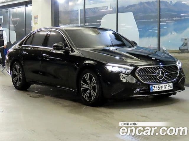 Mercedes-Benz E-Class 2024 — ფოტო 9/19