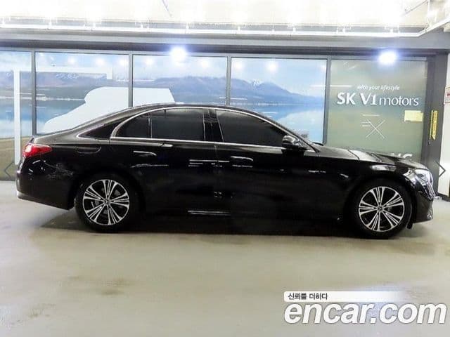 Mercedes-Benz E-Class 2024 — ფოტო 2/19