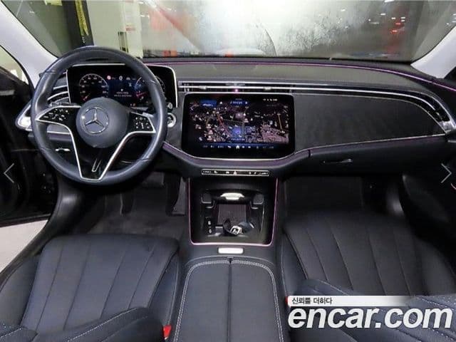 Mercedes-Benz E-Class 2024 — ფოტო 8/19