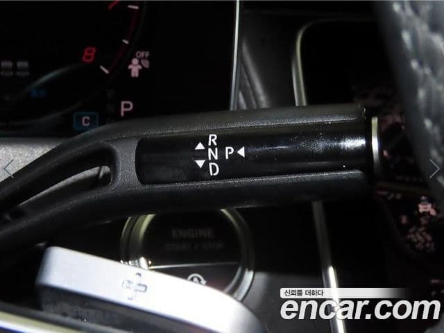 Mercedes-Benz E-Class 2024 — ფოტო 18/19