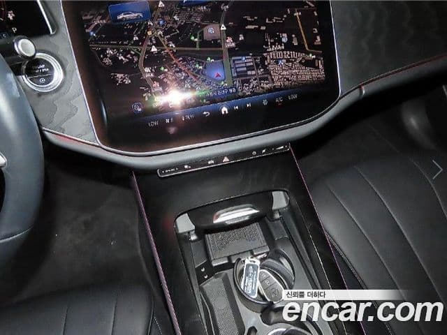 Mercedes-Benz E-Class 2024 — ფოტო 19/19