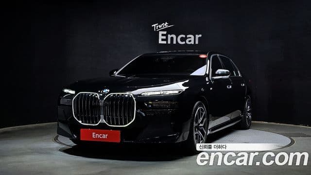 BMW 7 Series 2025 — Фото 1/20