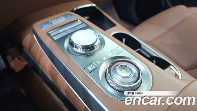 Genesis GV70 2021 — Şəkil 9/20