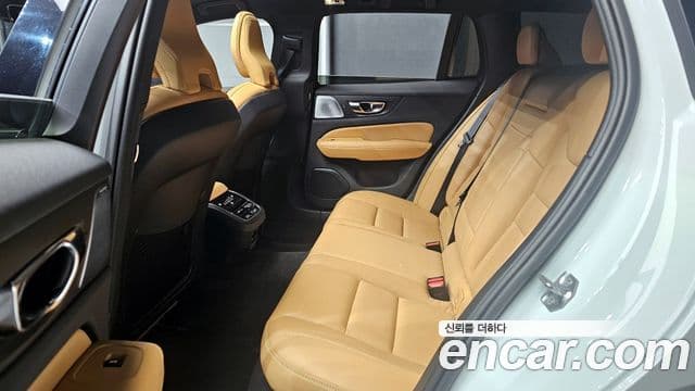 Volvo V60 Cross Country 2019 — Фото 12/20
