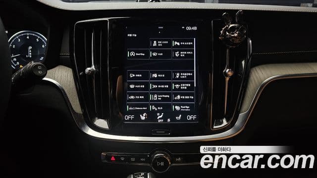Volvo V60 Cross Country 2019 — Фото 15/20