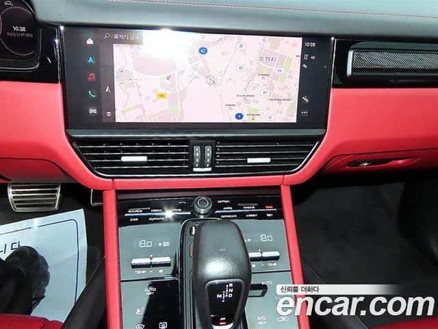 Porsche Cayenne 2022 — ფოტო 8/20