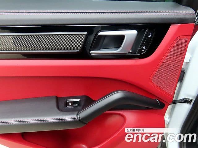 Porsche Cayenne 2022 — ფოტო 19/20