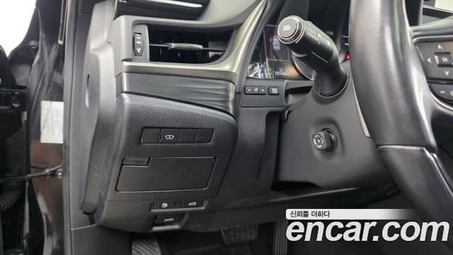 Lexus ES300h 2021 — ფოტო 16/20