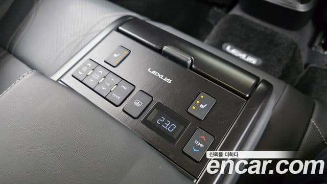 Lexus ES300h 2021 — ფოტო 18/20