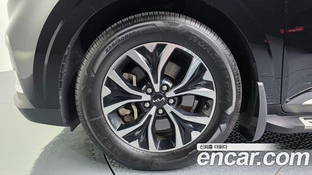 Kia Carnival 2023 — фото 5 из 20