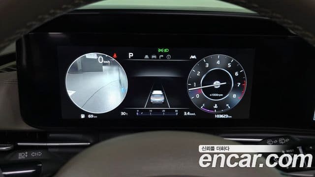 Kia Carnival 2022 — ფოტო 6/20