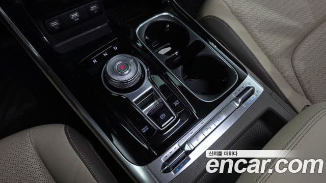 Kia Carnival 2022 — ფოტო 7/20