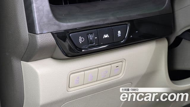 Kia Carnival 2022 — ფოტო 13/20