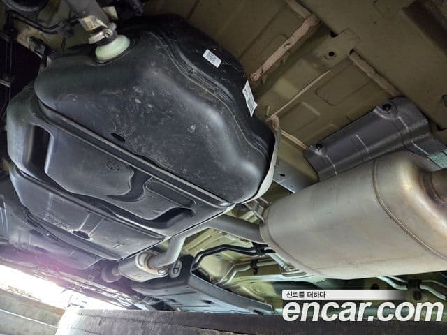 Kia Carnival 2022 — ფოტო 19/20