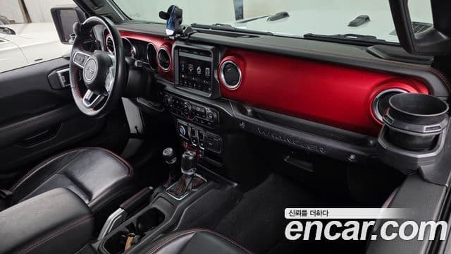 Jeep Wrangler 2022 — ფოტო 7/20