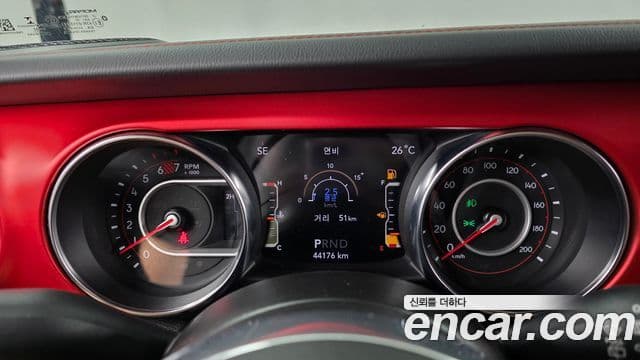 Jeep Wrangler 2022 — ფოტო 8/20