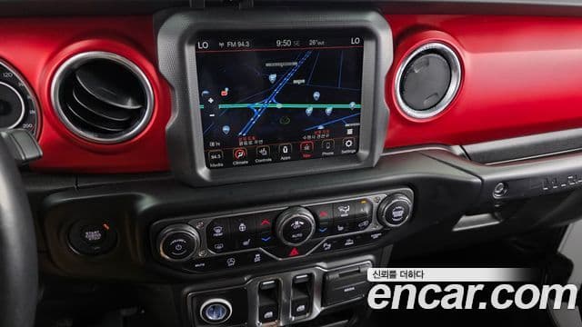 Jeep Wrangler 2022 — ფოტო 13/20