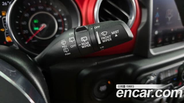 Jeep Wrangler 2022 — ფოტო 19/20