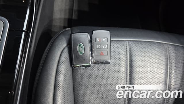 Land Rover Range Rover Evoque 2022 — Şəkil 16/20