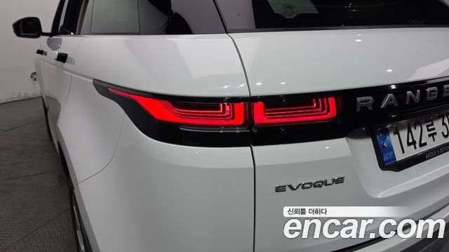 Land Rover Range Rover Evoque 2022 — Photo 14/36