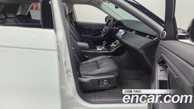 Land Rover Range Rover Evoque 2022 — Photo 30/36