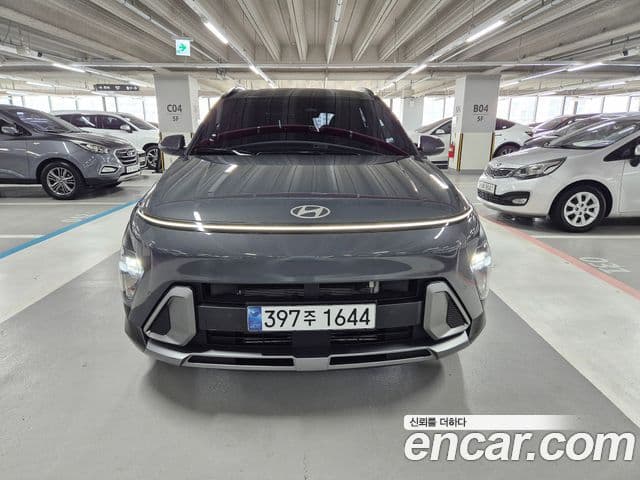 Hyundai Kona 2023 — Фото 1/20