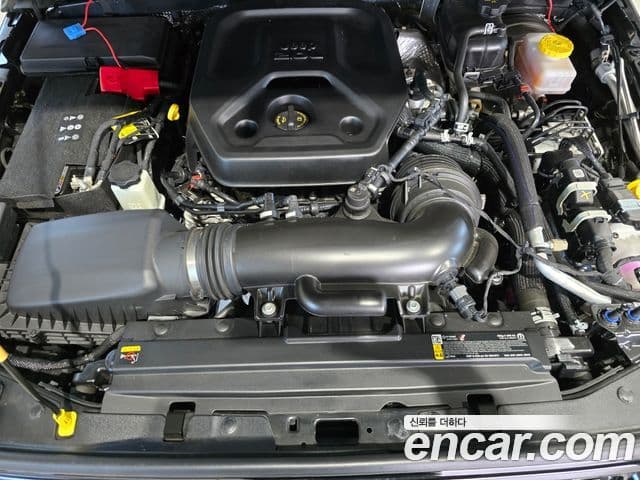 Jeep Wrangler 2025 — ფოტო 16/20