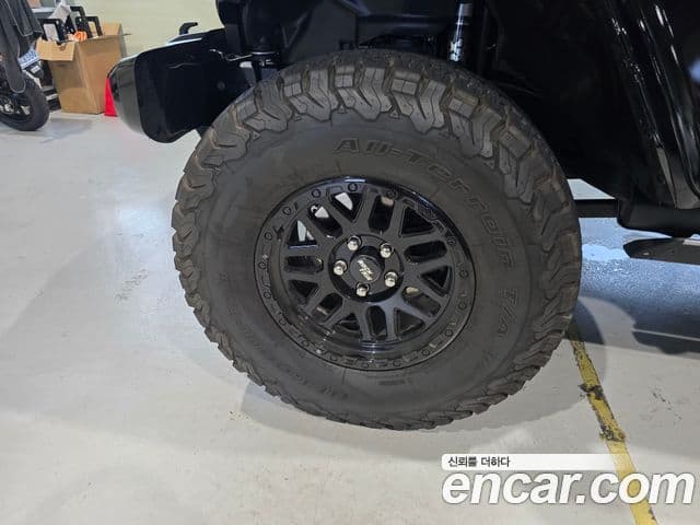 Jeep Wrangler 2025 — ფოტო 19/20