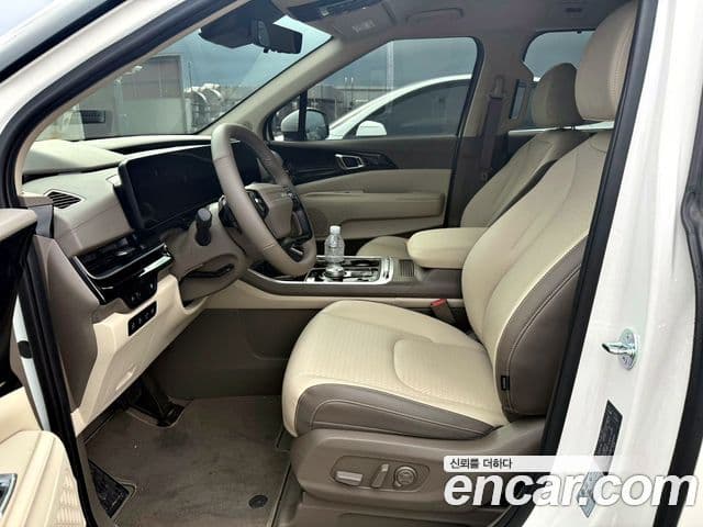 Kia Carnival 2025 — фото 9 из 20