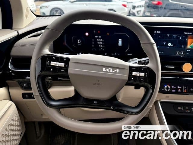 Kia Carnival 2025 — фото 7 из 20
