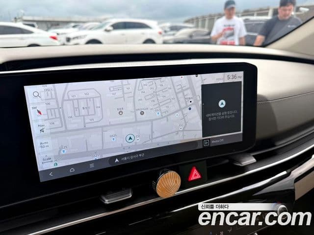 Kia Carnival 2025 — фото 10 из 20
