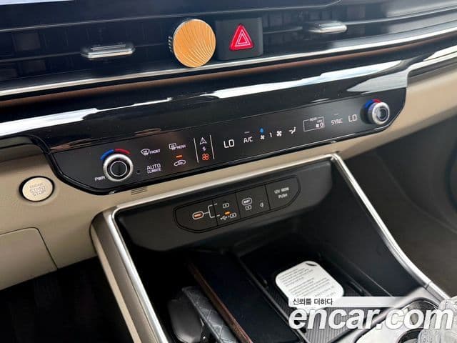 Kia Carnival 2025 — фото 12 из 20