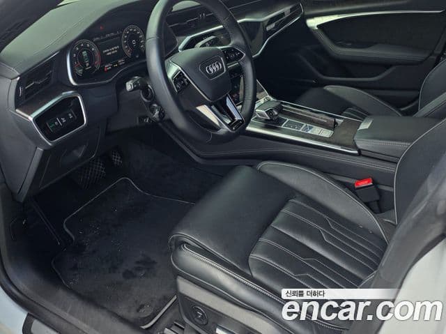 Audi A7 2021 — ფოტო 8/15