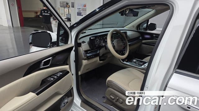 Kia Carnival 2023 — Şəkil 10/20