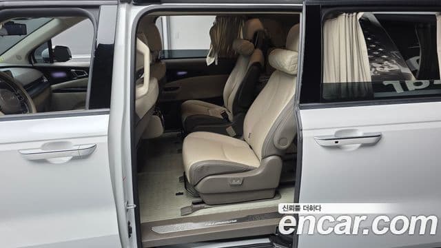 Kia Carnival 2023 — Şəkil 11/20