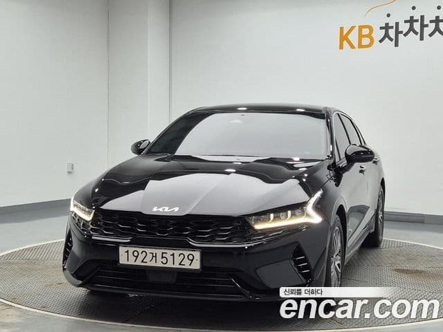 Kia K5 2023 — Şəkil 9/18
