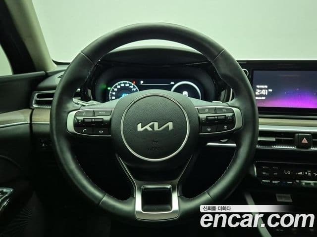 Kia K5 2023 — Şəkil 7/18